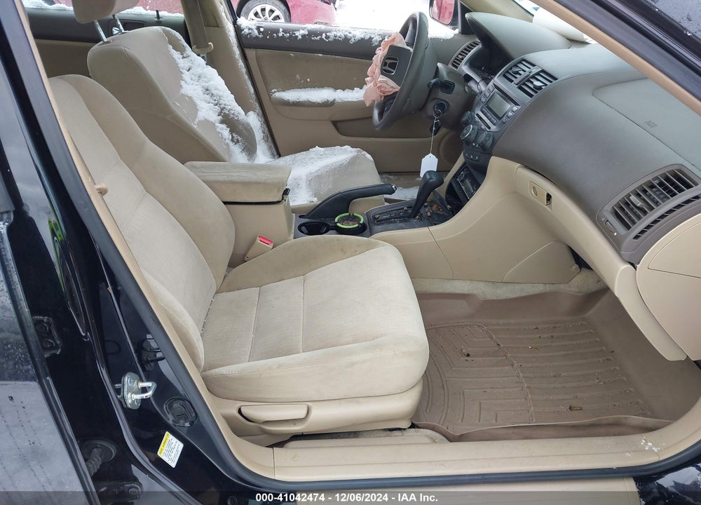 2005 HONDA ACCORD 2.4 LX VIN: 1HGCM56455A179034