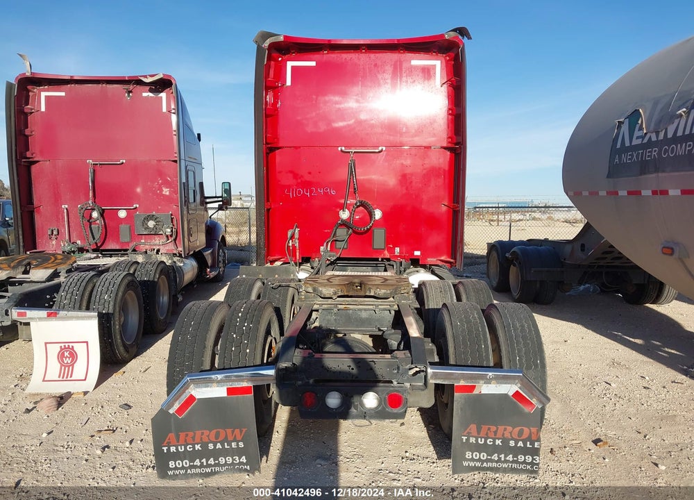2017 KENWORTH T680 VIN: 1XKYDP9X2HJ138973