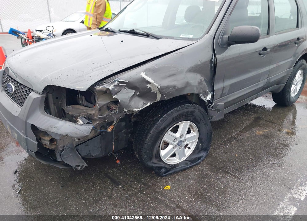 2005 FORD ESCAPE XLS VIN: 1FMYU92Z75KA76006