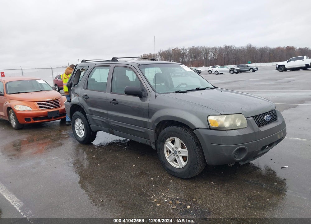 2005 FORD ESCAPE XLS VIN: 1FMYU92Z75KA76006