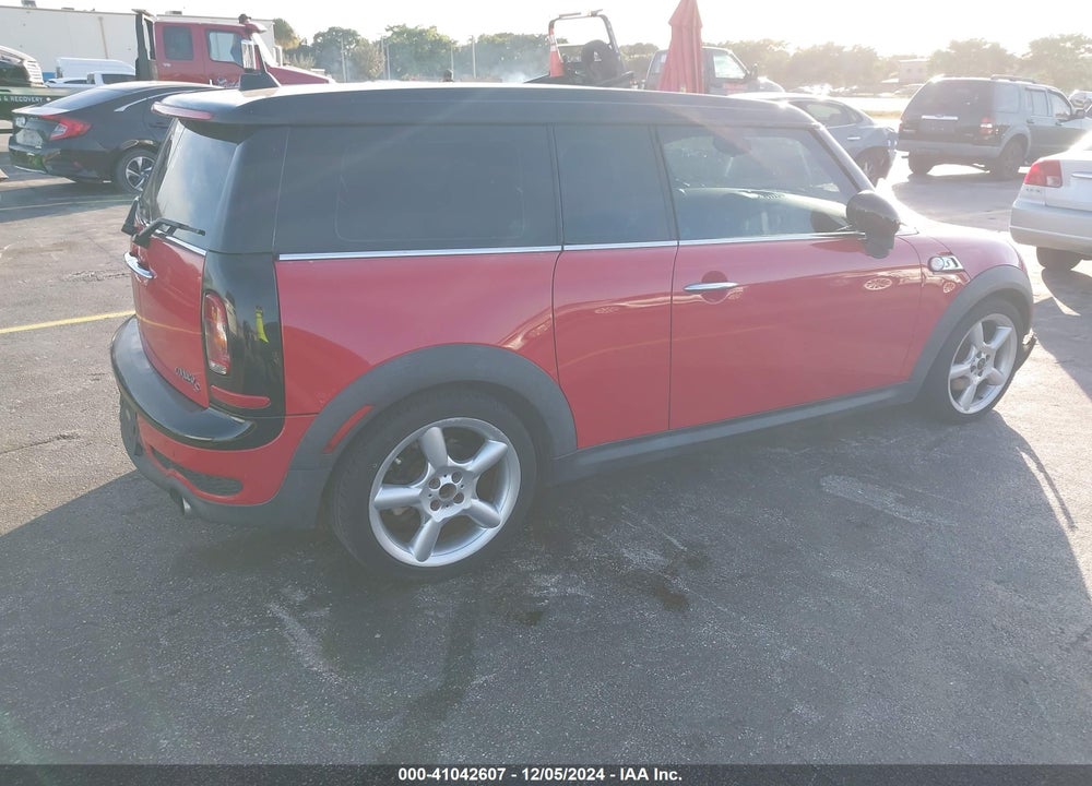 2008 MINI COOPER S CLUBMAN VIN: WMWMM335X8TP87447