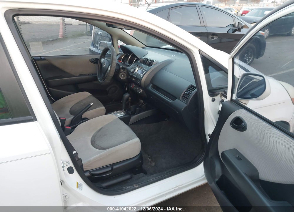 2007 HONDA FIT VIN: JHMGD38447S029381