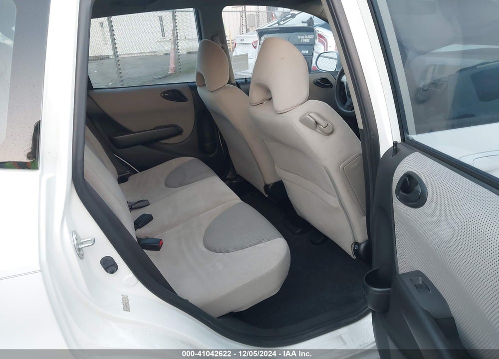 2007 HONDA FIT VIN: JHMGD38447S029381