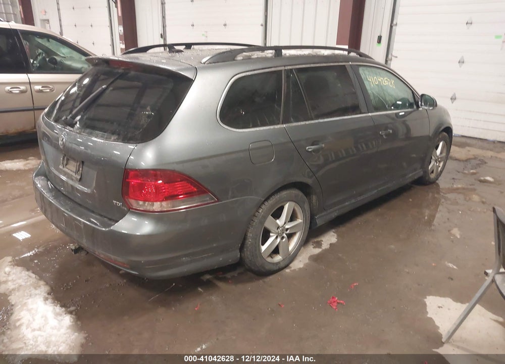 2014 VOLKSWAGEN JETTA SPORTWAGEN 2.0L TDI VIN: 3VWML7AJXEM620462