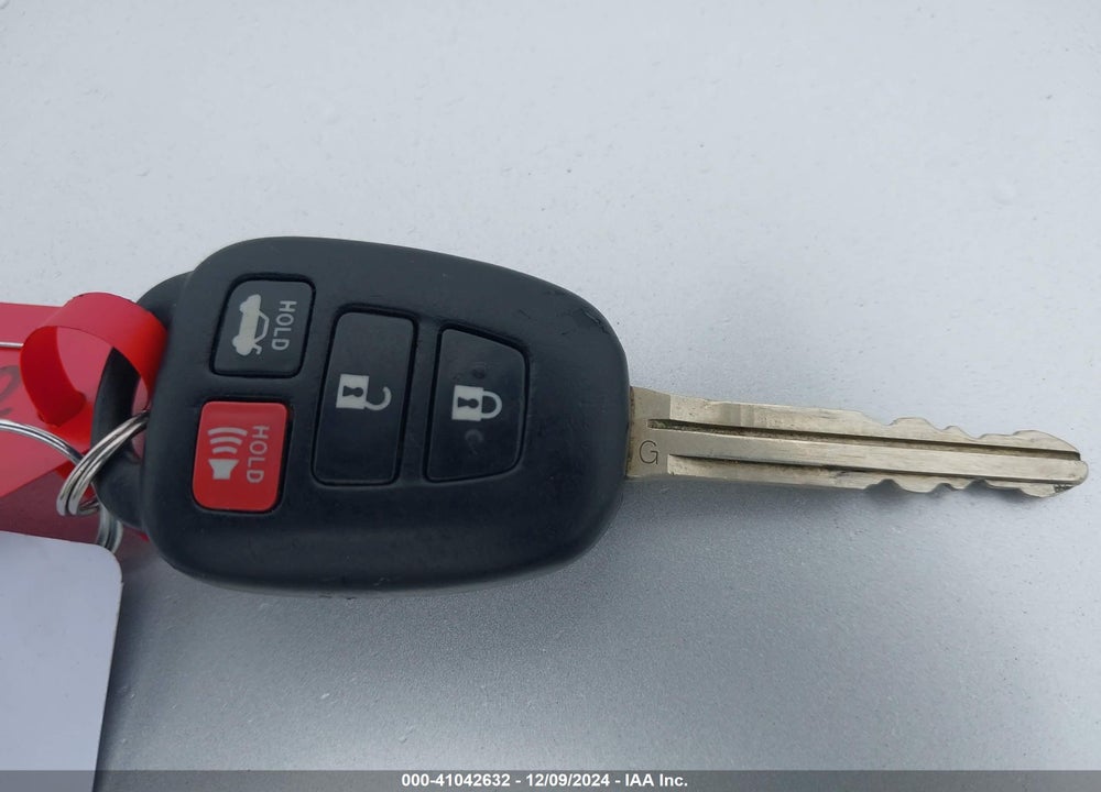 2012 TOYOTA CAMRY SE VIN: 4T1BF1FK0CU152553