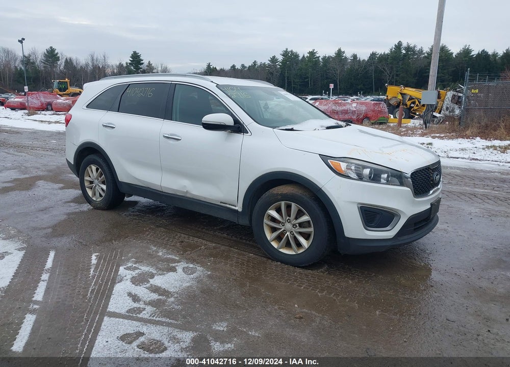 2016 KIA SORENTO 3.3L LX VIN: 5XYPGDA56GG089153