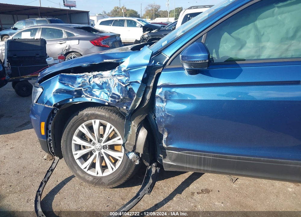 2018 VOLKSWAGEN TIGUAN 2.0T S VIN: 3VV1B7AX7JM125306