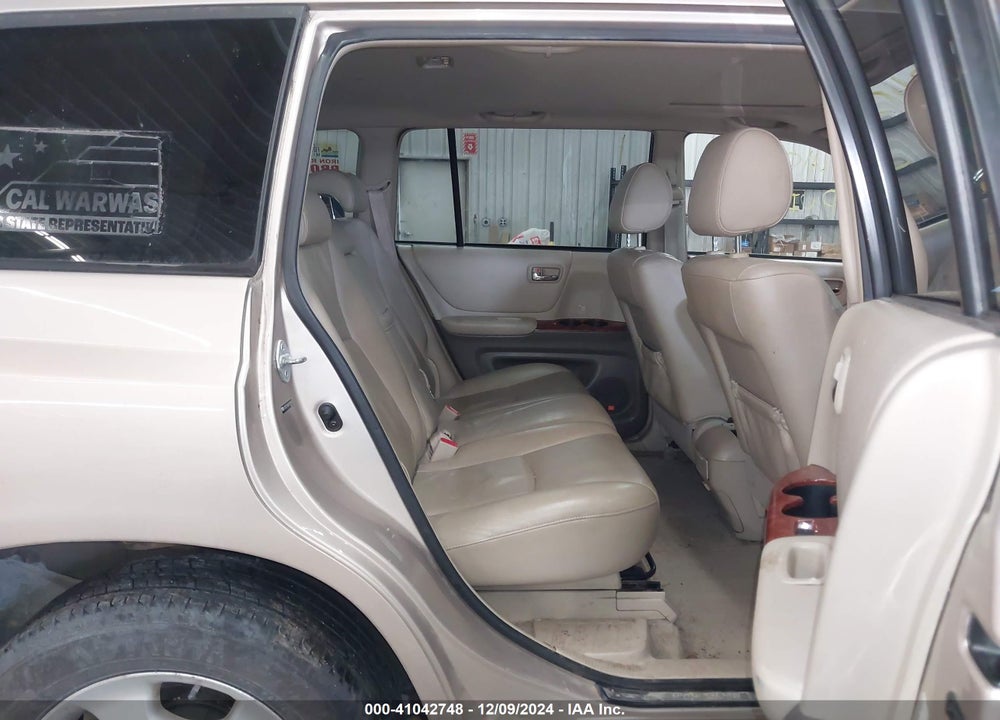 2005 TOYOTA HIGHLANDER LIMITED V6 VIN: JTEEP21A350109205
