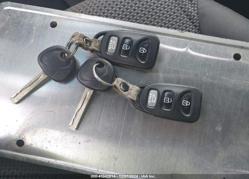 2014 HYUNDAI SONATA GLS VIN: 5NPEB4AC8EH928245