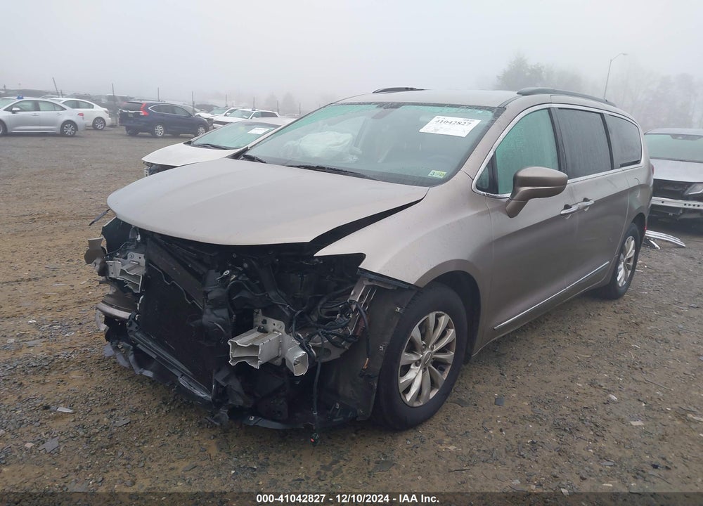 2017 CHRYSLER PACIFICA TOURING L VIN: 2C4RC1BG9HR823316