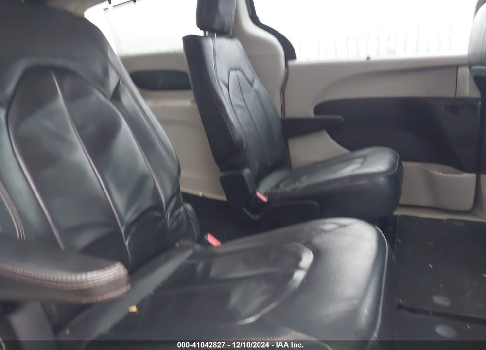 2017 CHRYSLER PACIFICA TOURING L VIN: 2C4RC1BG9HR823316