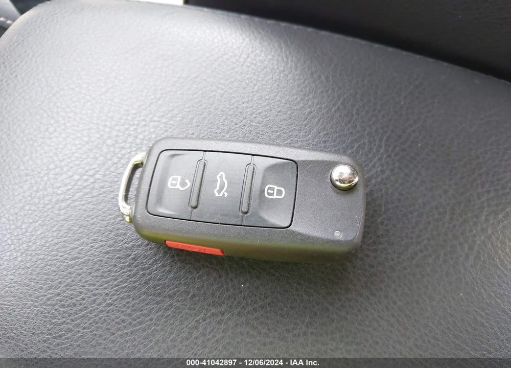 2015 VOLKSWAGEN EOS FINAL EDITION VIN: WVWFW8AH7FV001962