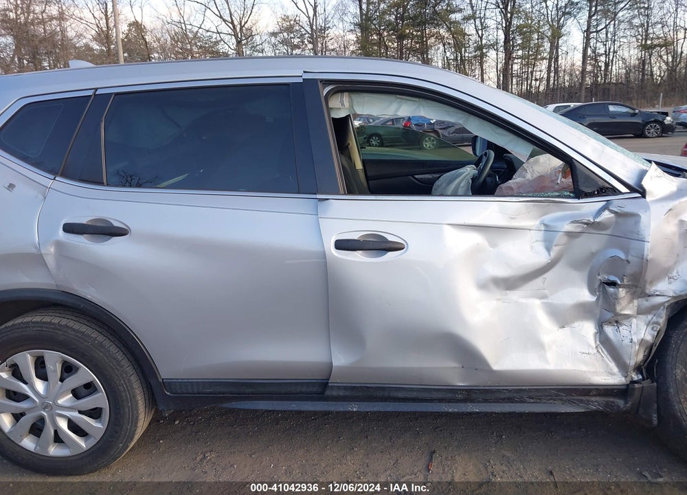 2017 NISSAN ROGUE S VIN: 5N1AT2MV4HC895253