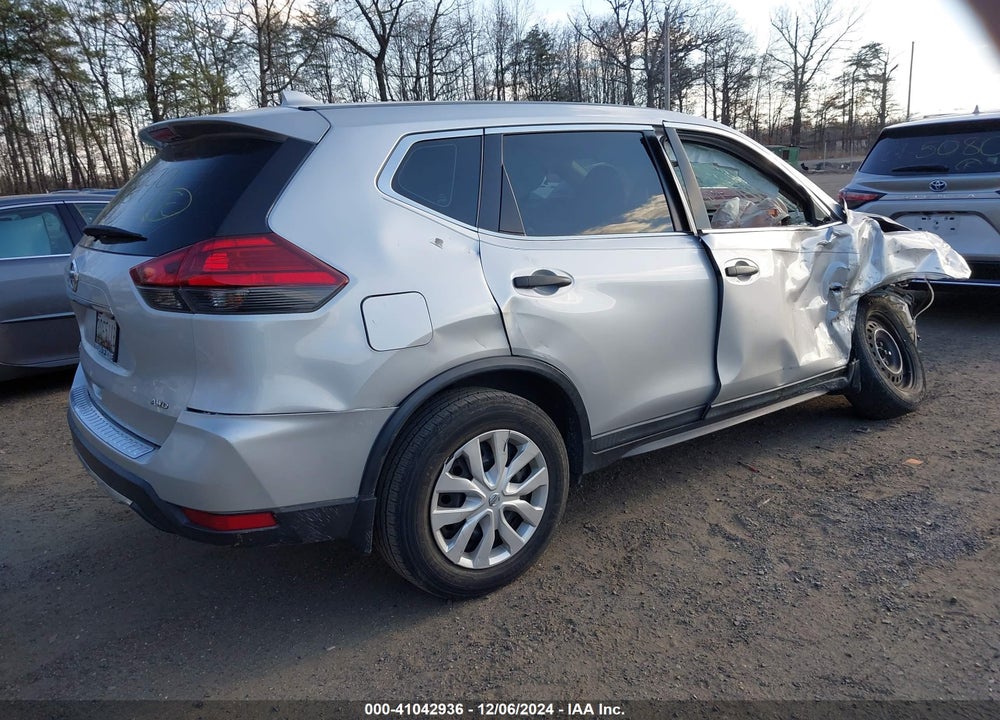 2017 NISSAN ROGUE S VIN: 5N1AT2MV4HC895253