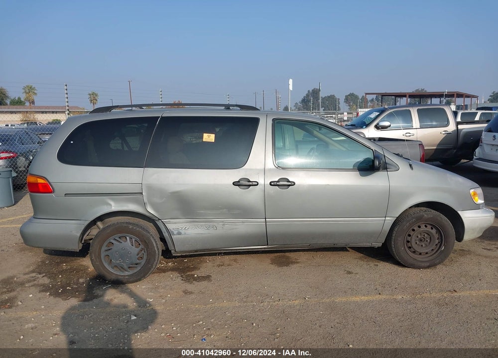 1999 TOYOTA SIENNA LE VIN: 4T3ZF13C3XU114856
