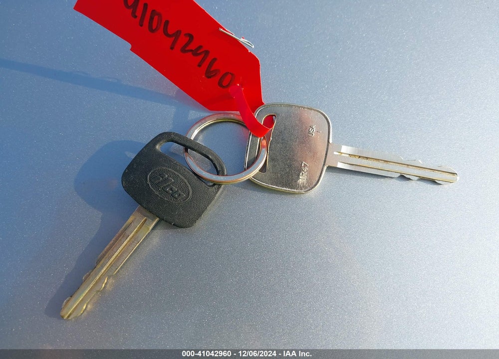 1999 TOYOTA SIENNA LE VIN: 4T3ZF13C3XU114856