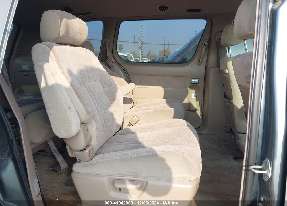 1999 TOYOTA SIENNA LE VIN: 4T3ZF13C3XU114856