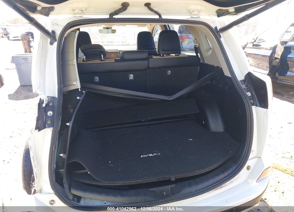 2017 TOYOTA RAV4 HYBRID LIMITED VIN: JTMDJREV5HD149953
