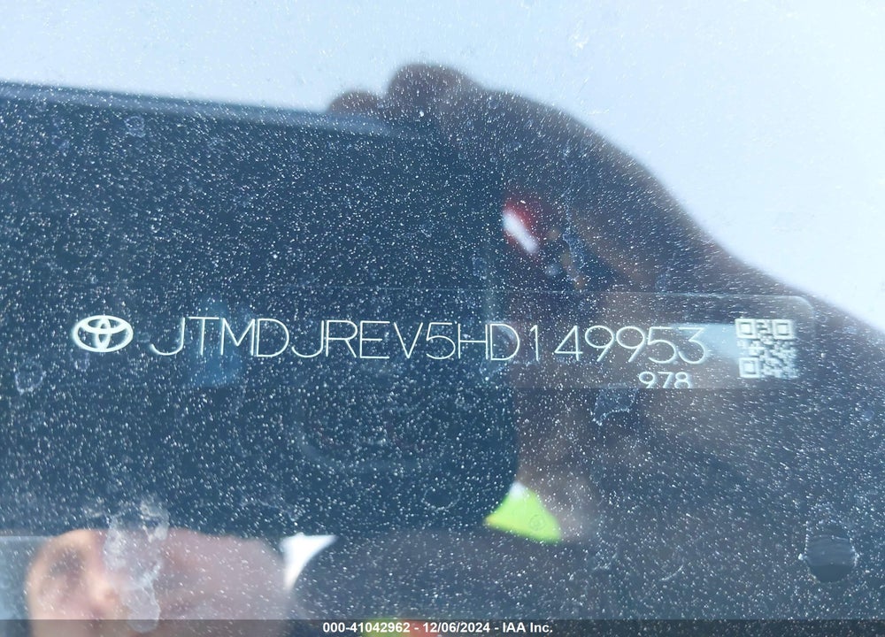 2017 TOYOTA RAV4 HYBRID LIMITED VIN: JTMDJREV5HD149953