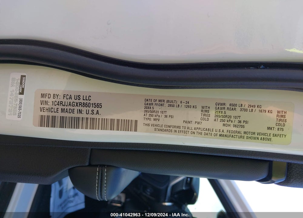 2024 JEEP GRAND CHEROKEE L VIN: 1C4RJJAGXR8601565