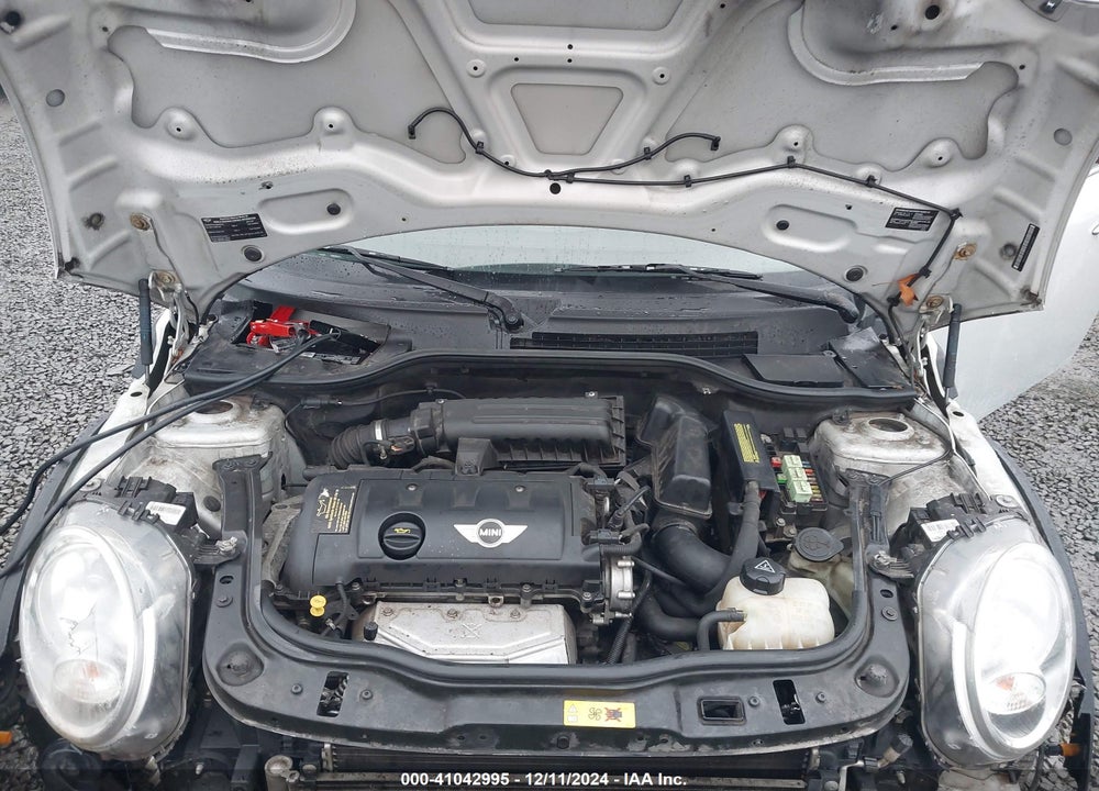 2012 MINI COOPER VIN: WMWSU3C55CT261484