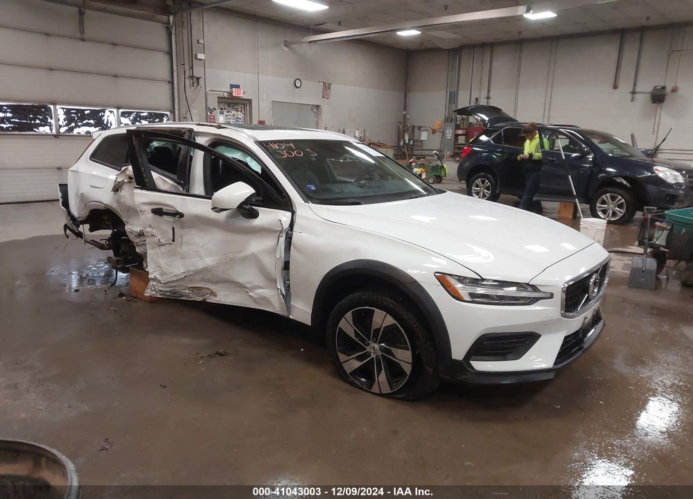2020 VOLVO V60 CROSS COUNTRY T5 VIN: YV4102WK0L1037649