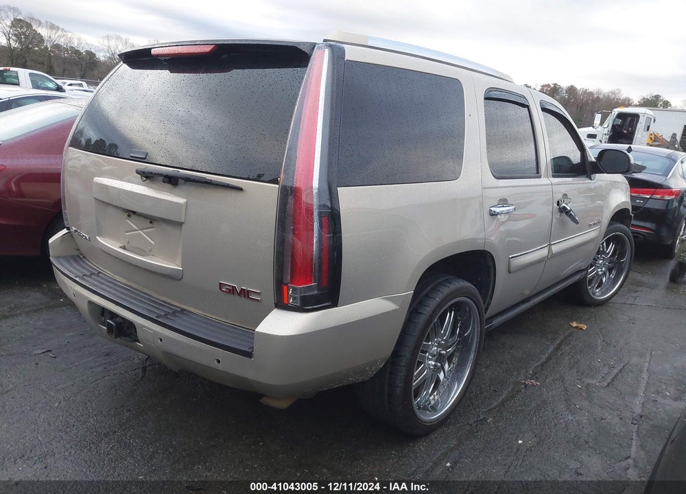 2007 GMC YUKON DENALI VIN: 1GKFK63807J330500