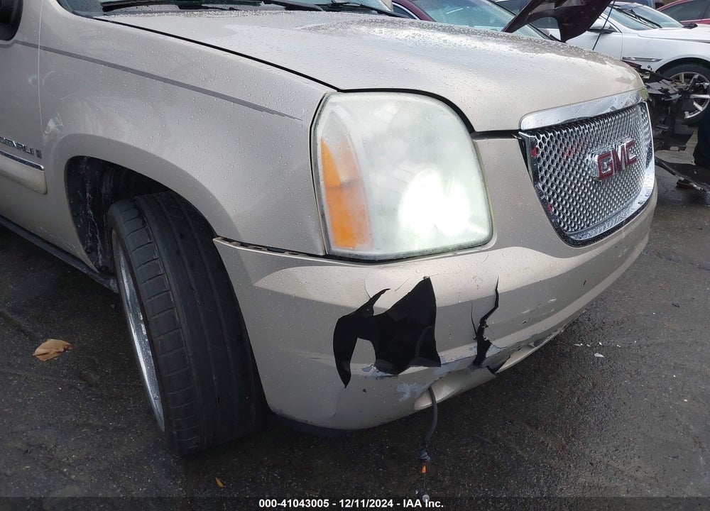 2007 GMC YUKON DENALI VIN: 1GKFK63807J330500