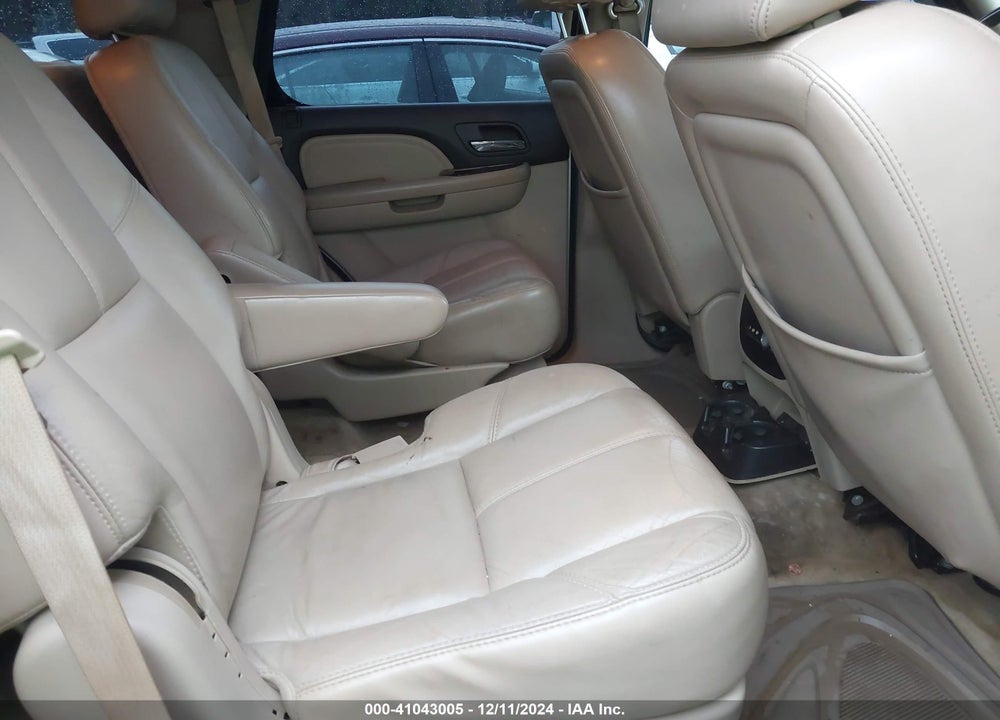 2007 GMC YUKON DENALI VIN: 1GKFK63807J330500