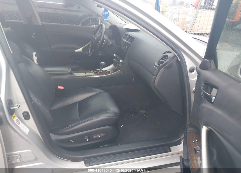2009 LEXUS IS 250 VIN: JTHBK262092087860