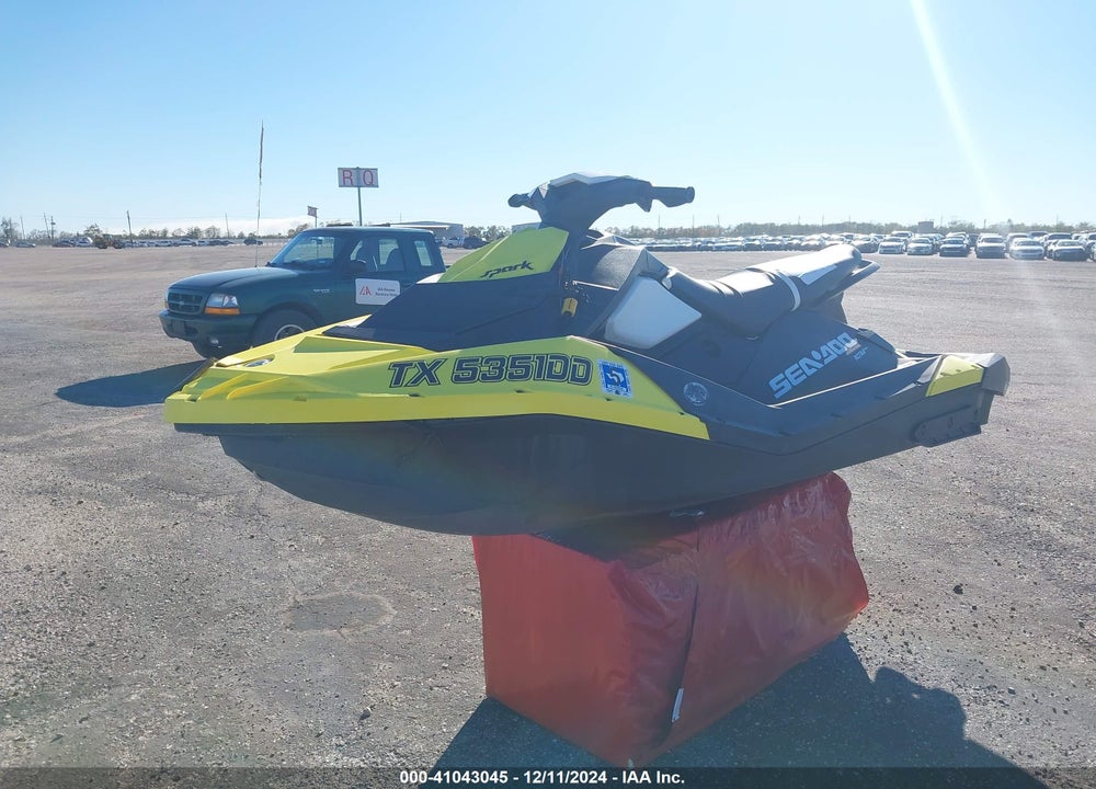 2015 SEADOO OTHER VIN: YDV68809F515