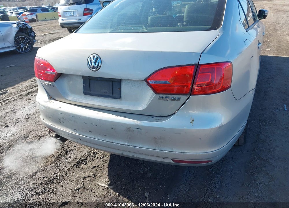 2011 VOLKSWAGEN JETTA 2.5L SE VIN: 3VWDZ7AJXBM348120