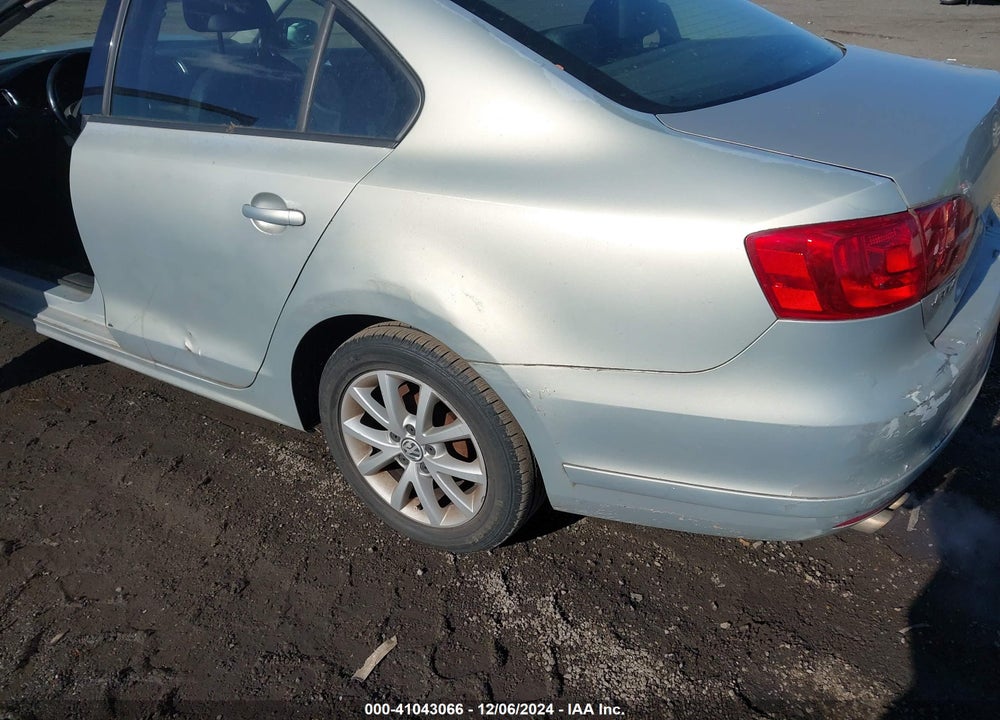 2011 VOLKSWAGEN JETTA 2.5L SE VIN: 3VWDZ7AJXBM348120