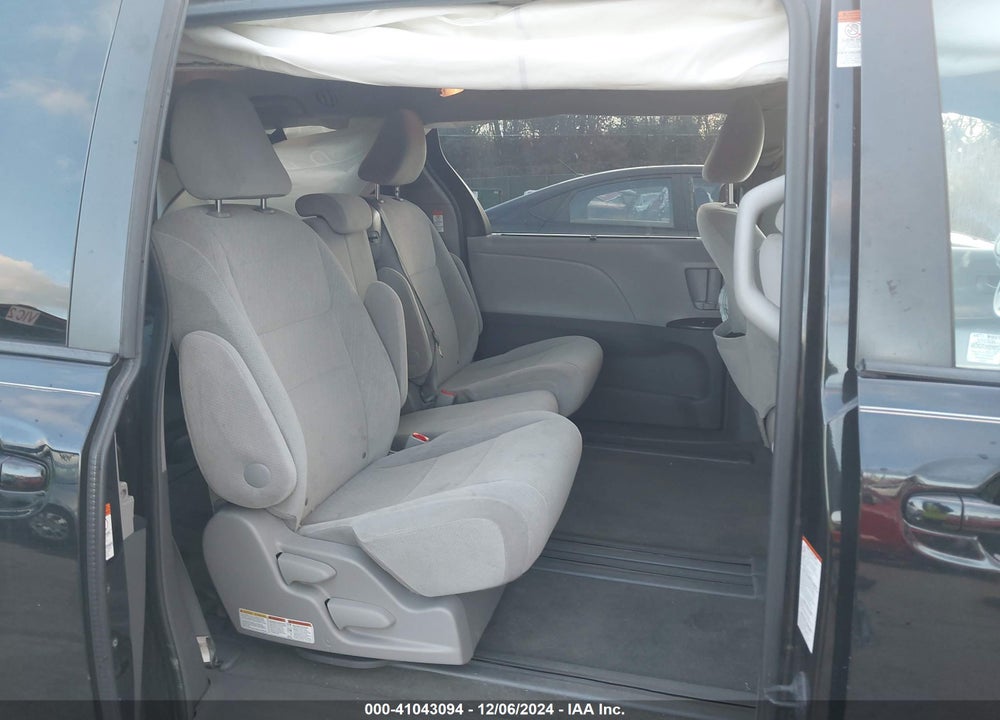 2015 TOYOTA SIENNA LE 8 PASSENGER VIN: 5TDKK3DC2FS683429
