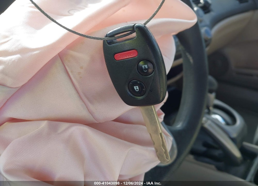 2009 HONDA CIVIC LX VIN: 19XFA16539E033000