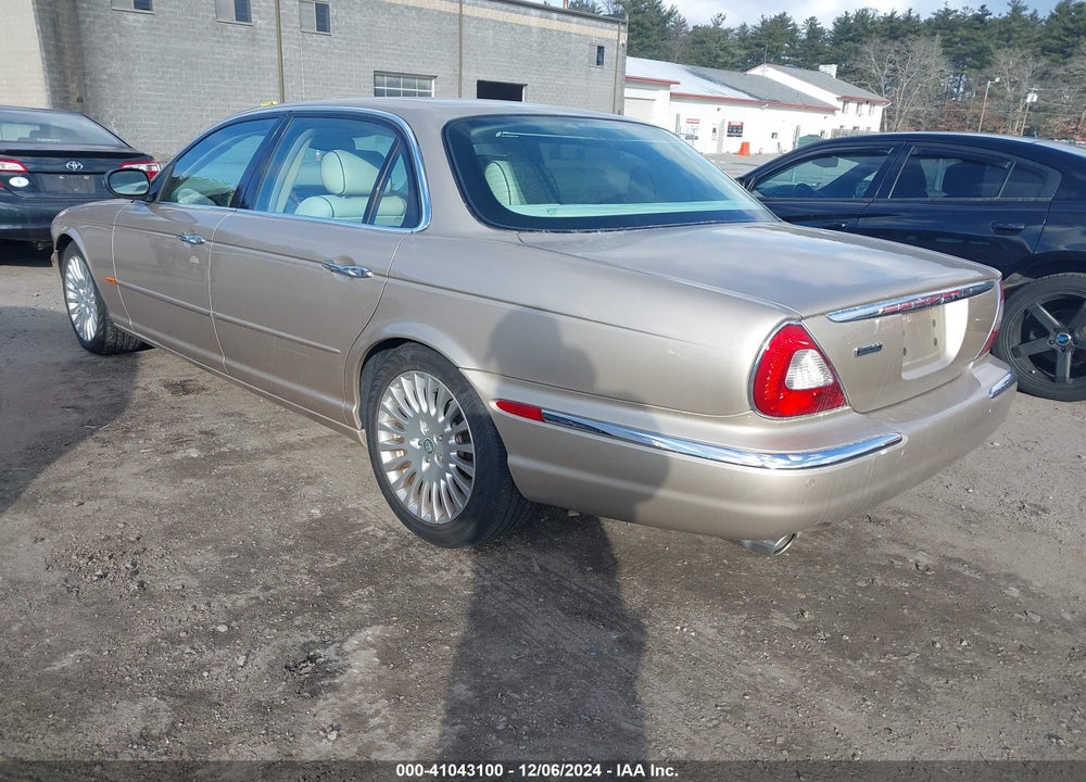 2005 JAGUAR XJ VANDEN PLAS VIN: SAJWA82C05SG44966