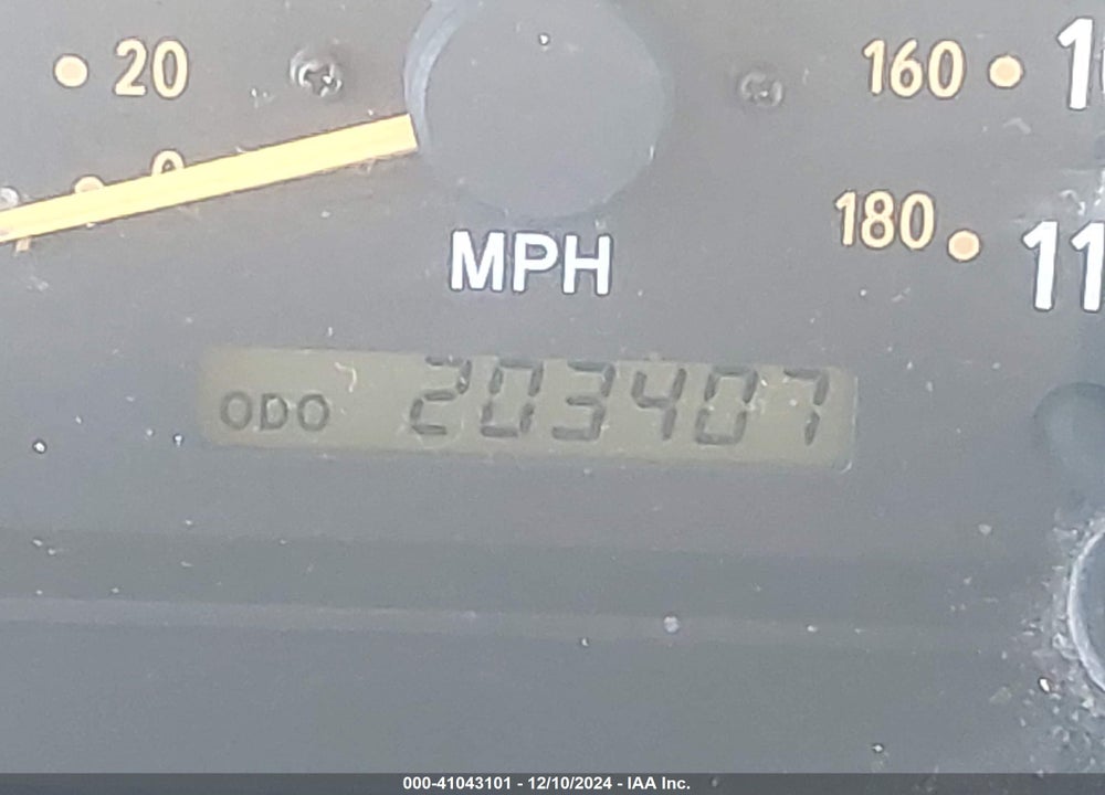 2004 TOYOTA TUNDRA SR5 V8 VIN: 5TBET34164S439975