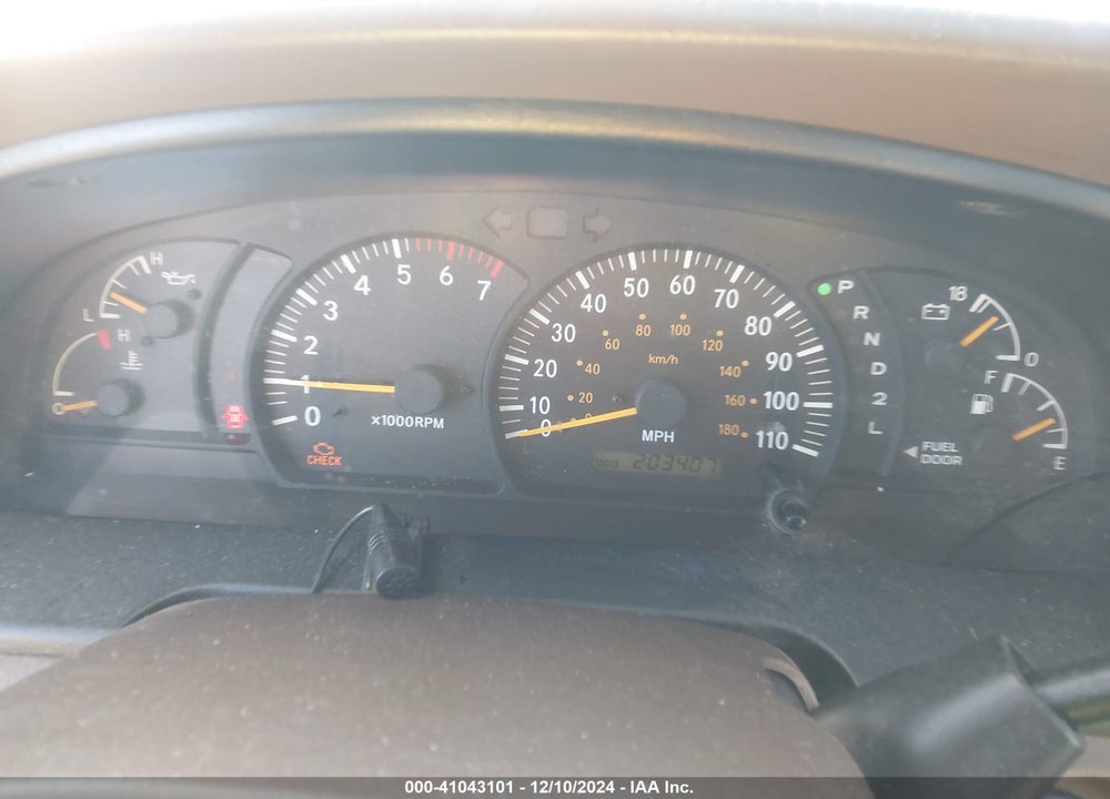 2004 TOYOTA TUNDRA SR5 V8 VIN: 5TBET34164S439975