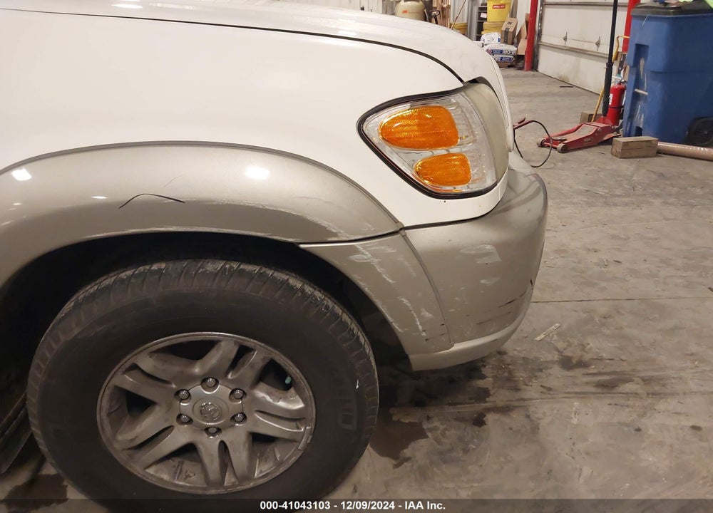 2004 TOYOTA SEQUOIA SR5 V8 VIN: 5TDBT44A74S225058
