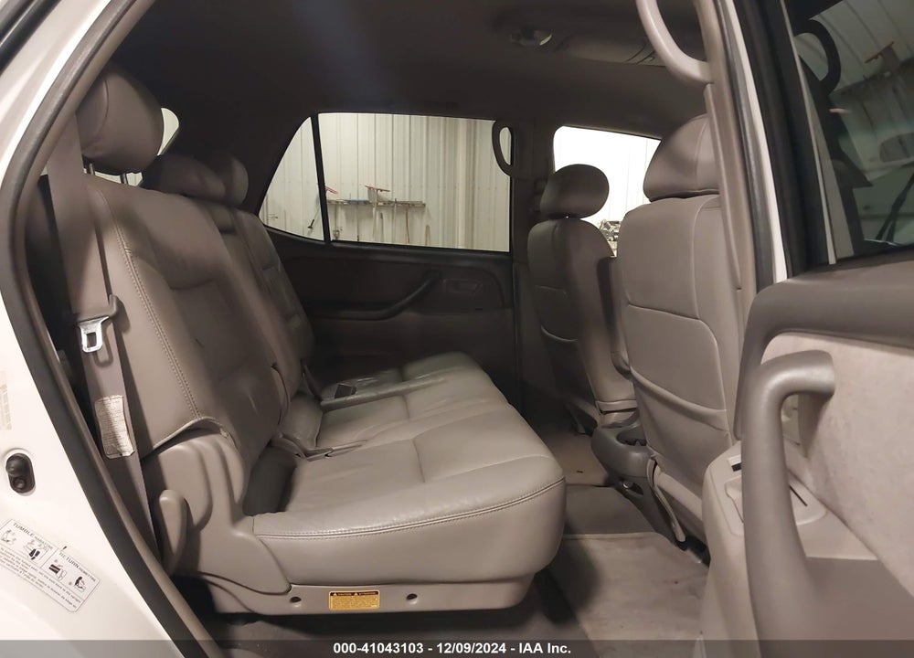 2004 TOYOTA SEQUOIA SR5 V8 VIN: 5TDBT44A74S225058
