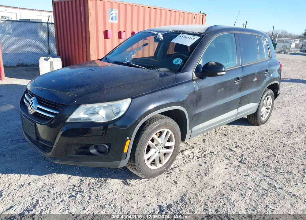 2011 VOLKSWAGEN TIGUAN S VIN: WVGAV7AX7BW555307