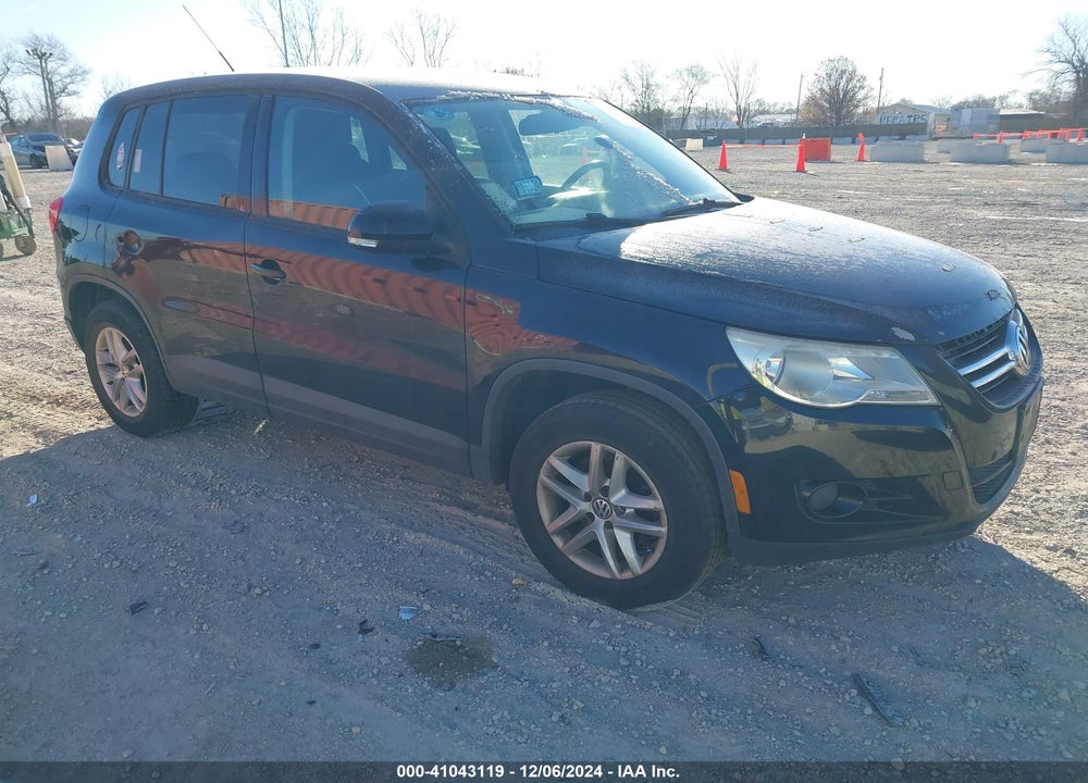 2011 VOLKSWAGEN TIGUAN S VIN: WVGAV7AX7BW555307