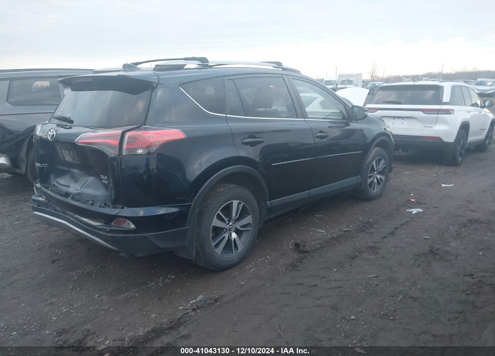 2018 TOYOTA RAV4 ADVENTURE/XLE VIN: JTMRFREV4JJ232241