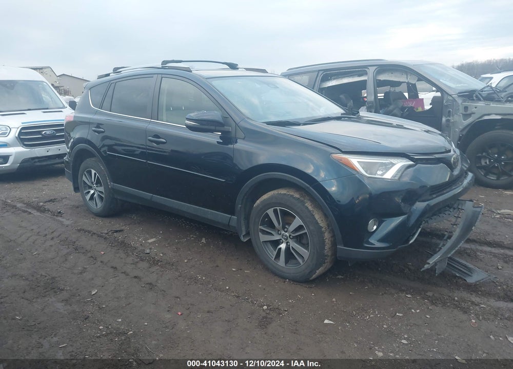 2018 TOYOTA RAV4 ADVENTURE/XLE VIN: JTMRFREV4JJ232241
