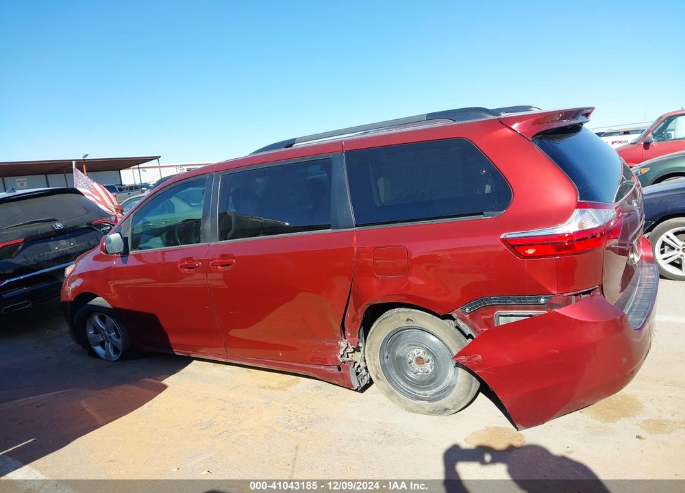 2017 TOYOTA SIENNA LE 8 PASSENGER VIN: 5TDKZ3DCXHS864843