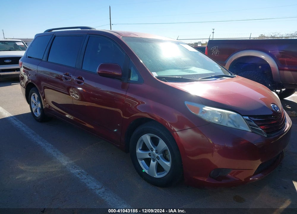 2017 TOYOTA SIENNA LE 8 PASSENGER VIN: 5TDKZ3DCXHS864843