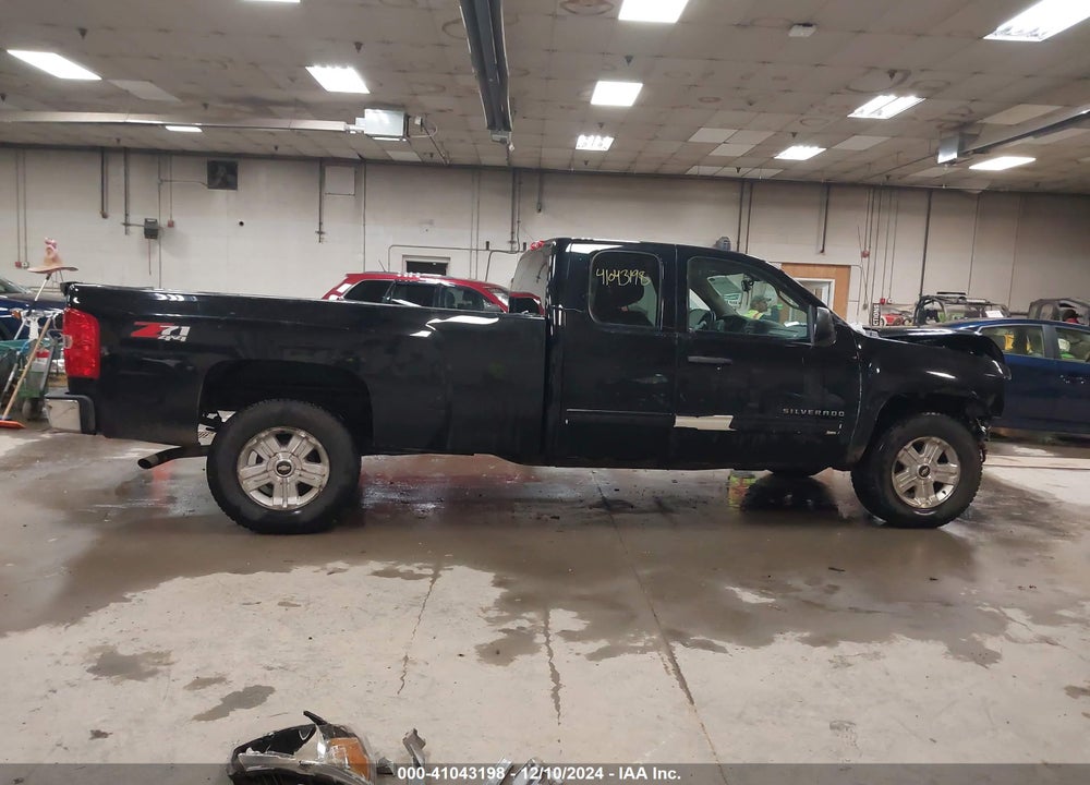 2013 CHEVROLET SILVERADO 1500 LT VIN: 1GCRKSE01DZ239158