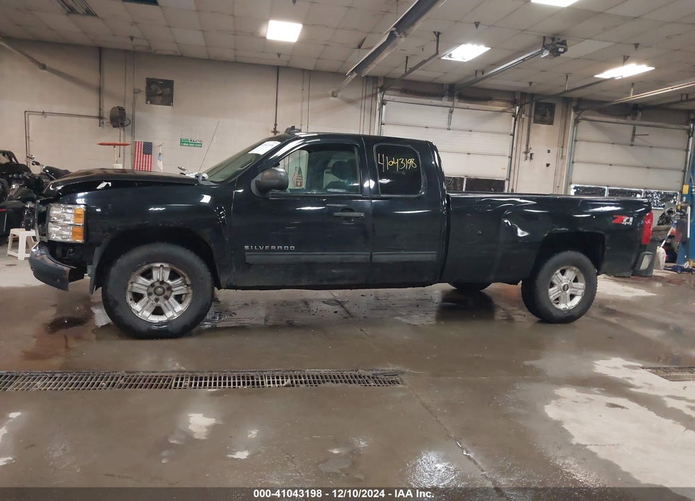2013 CHEVROLET SILVERADO 1500 LT VIN: 1GCRKSE01DZ239158