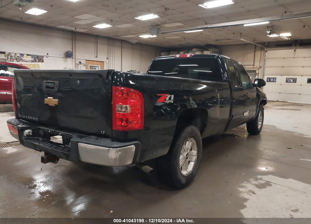2013 CHEVROLET SILVERADO 1500 LT VIN: 1GCRKSE01DZ239158