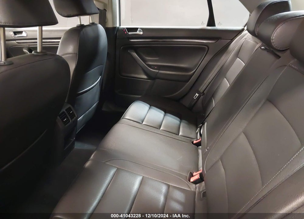 2010 VOLKSWAGEN JETTA SE VIN: 3VWRZ7AJ9AM036004